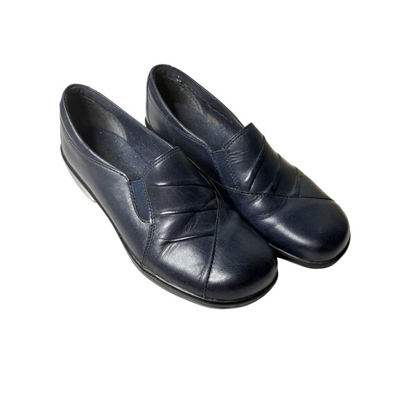 Clarks  Slip-On Loafers Navy Sz 6 Round Toe Leather Comfort Career Office - Picture 1 of 8